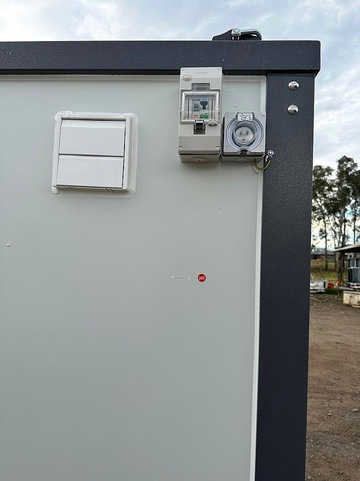 Single Toilet - Lecan Portable Restrooms