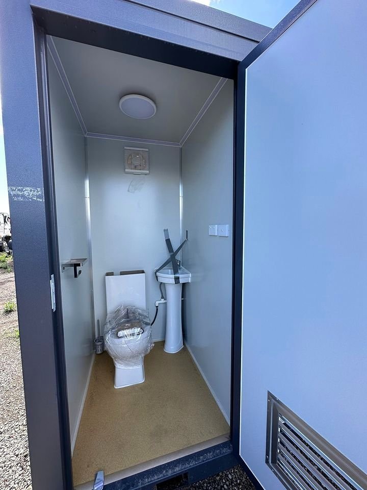 Double Toilet - Lecan Portable Restrooms