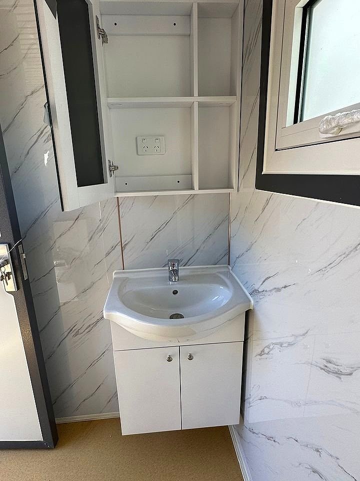 Shower Suite - Lecan Portable Restrooms