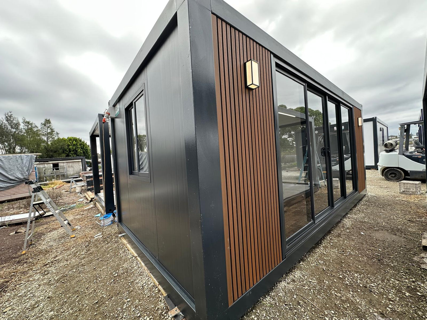 Executive Work Hub - Lecan Portable 6m x 3m