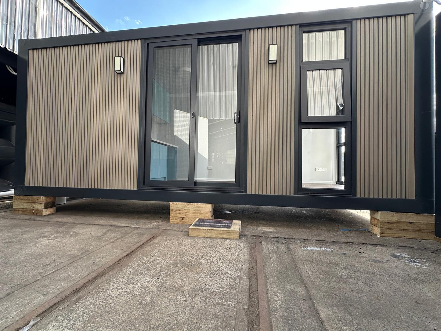 Commercial Suite – Lecan Modular Buildings